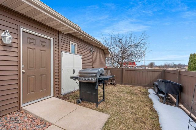 N1916 ROCHELLE COURT, Greenville, WI 54942