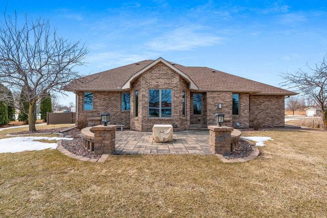 N1916 ROCHELLE COURT, Greenville, WI 54942