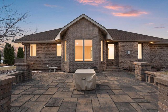 N1916 ROCHELLE COURT, Greenville, WI 54942