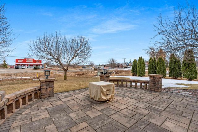 N1916 ROCHELLE COURT, Greenville, WI 54942