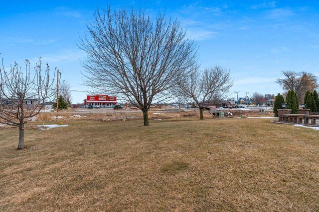 N1916 ROCHELLE COURT, Greenville, WI 54942