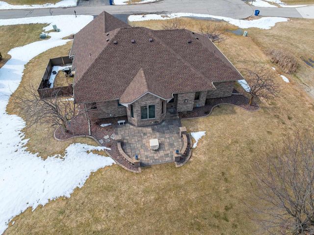 N1916 ROCHELLE COURT, Greenville, WI 54942