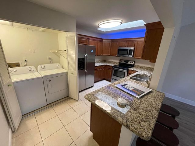 9073 SE Hobe Ridge Avenue, Hobe Sound, FL 33455