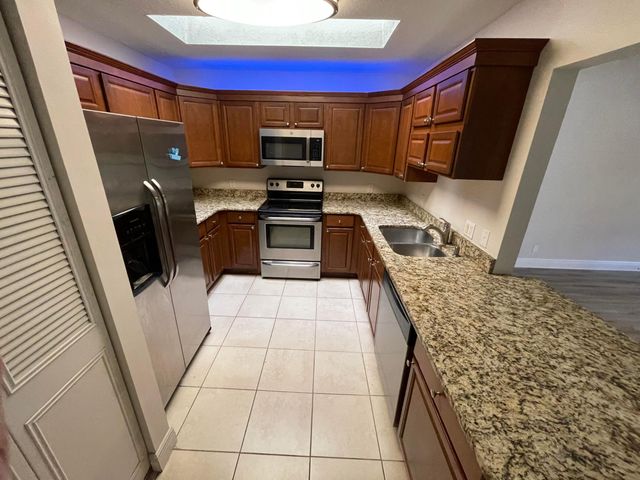 9073 SE Hobe Ridge Avenue, Hobe Sound, FL 33455