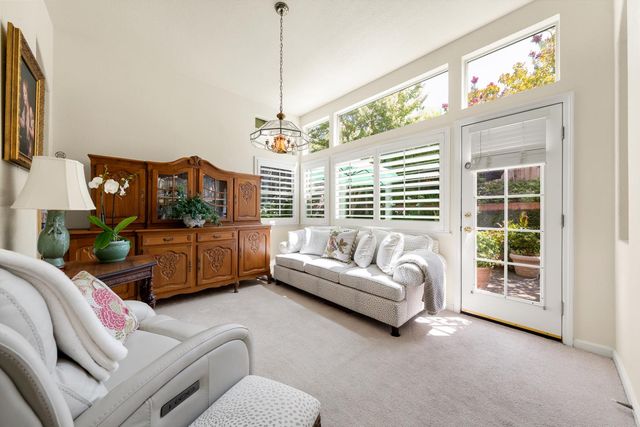 5008 Skyway Dr, Fair Oaks, CA 95628