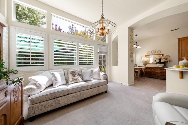 5008 Skyway Dr, Fair Oaks, CA 95628