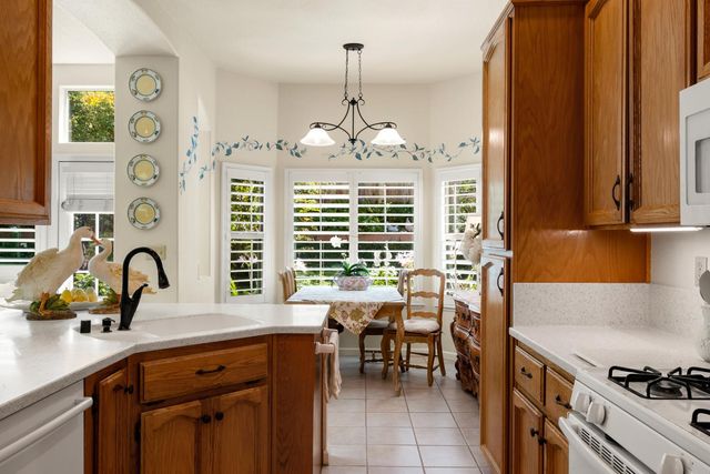 5008 Skyway Dr, Fair Oaks, CA 95628