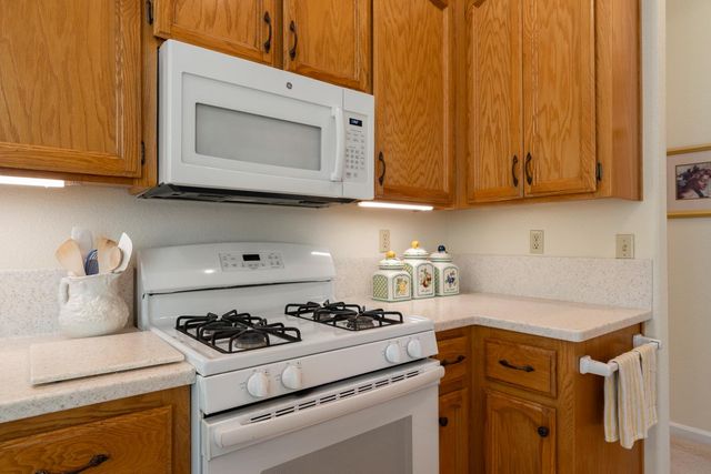 5008 Skyway Dr, Fair Oaks, CA 95628