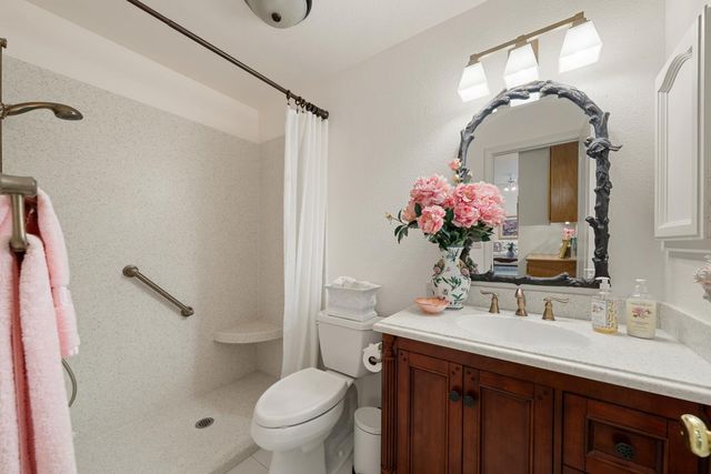 5008 Skyway Dr, Fair Oaks, CA 95628