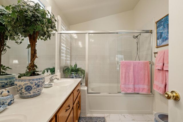 5008 Skyway Dr, Fair Oaks, CA 95628