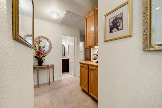 5008 Skyway Dr, Fair Oaks, CA 95628