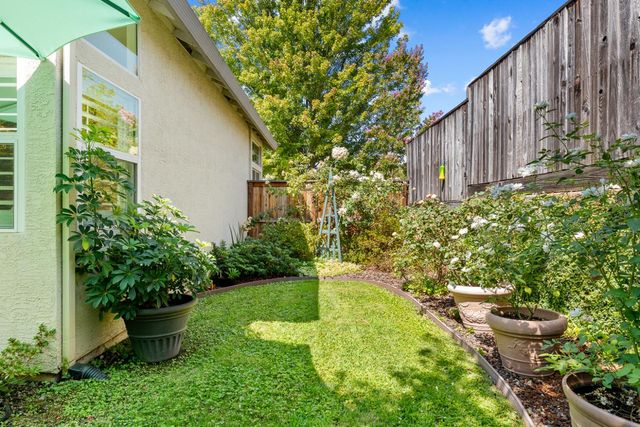 5008 Skyway Dr, Fair Oaks, CA 95628