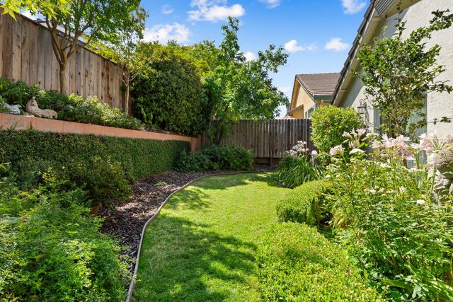 5008 Skyway Dr, Fair Oaks, CA 95628