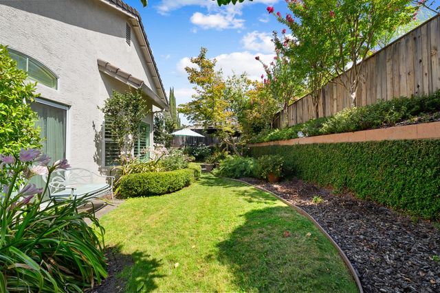 5008 Skyway Dr, Fair Oaks, CA 95628