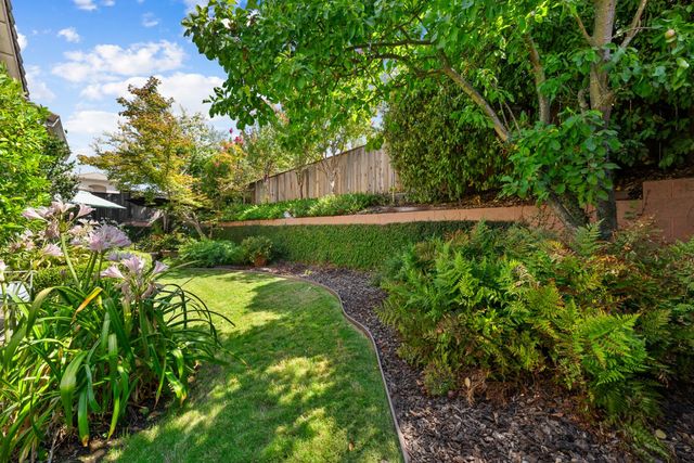 5008 Skyway Dr, Fair Oaks, CA 95628
