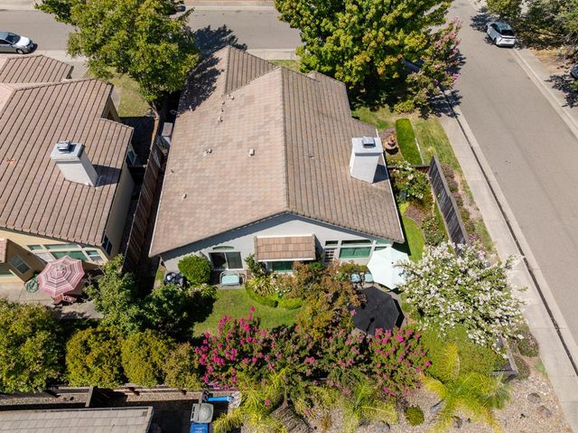 5008 Skyway Dr, Fair Oaks, CA 95628