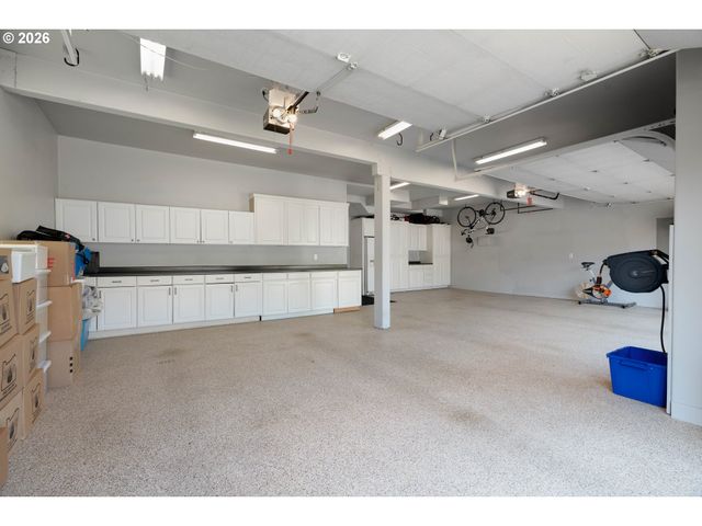 3466 VISTA RIDGE Dr, West Linn, OR 97068