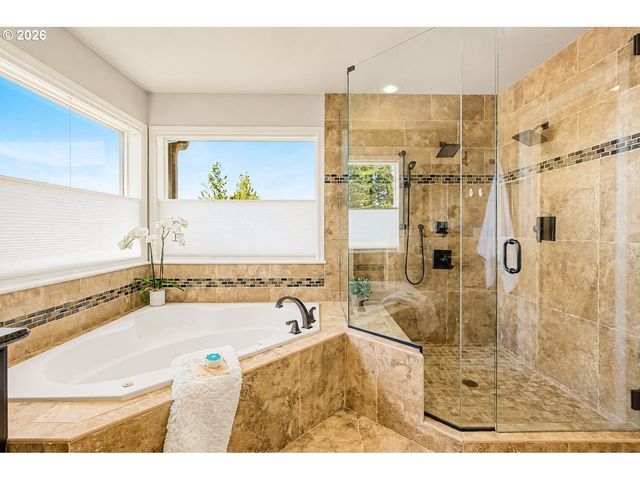 3466 VISTA RIDGE Dr, West Linn, OR 97068