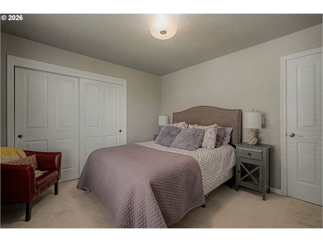 3466 VISTA RIDGE Dr, West Linn, OR 97068