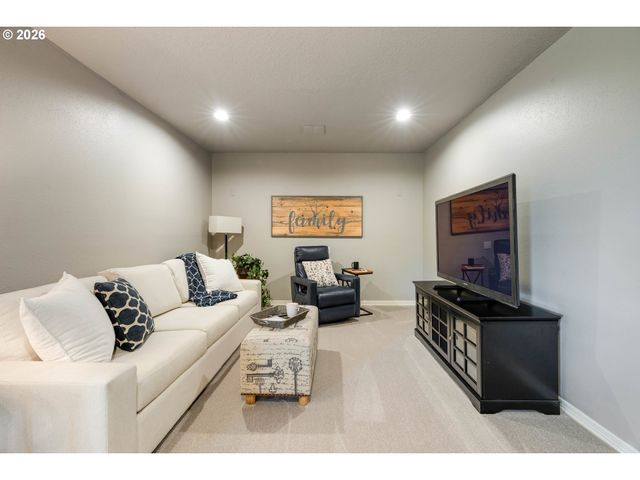 3466 VISTA RIDGE Dr, West Linn, OR 97068