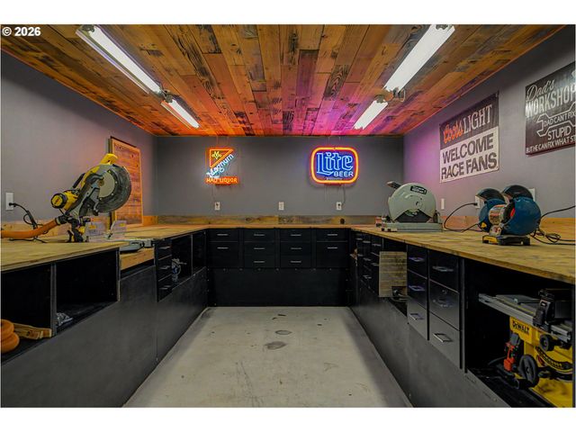3466 VISTA RIDGE Dr, West Linn, OR 97068
