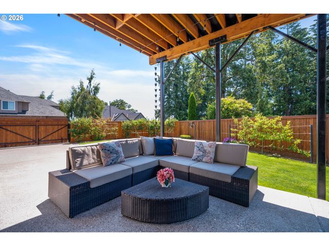 3466 VISTA RIDGE Dr, West Linn, OR 97068