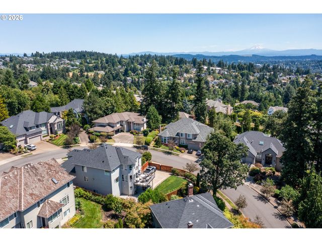 3466 VISTA RIDGE Dr, West Linn, OR 97068