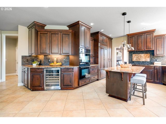 3466 VISTA RIDGE Dr, West Linn, OR 97068