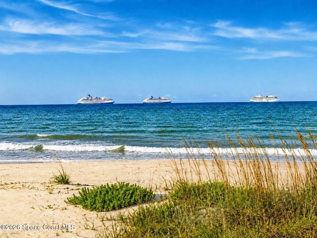 754 S Orlando Avenue 206, Cocoa Beach, FL 32931