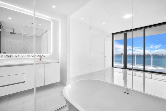 700 NE 24th St 1205, Miami, FL 33137