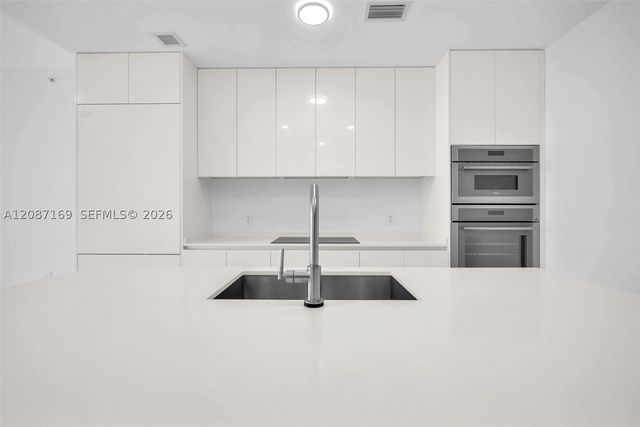 700 NE 24th St 1205, Miami, FL 33137
