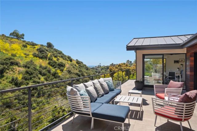 1435 Cerritos Drive, Laguna Beach, CA 92651
