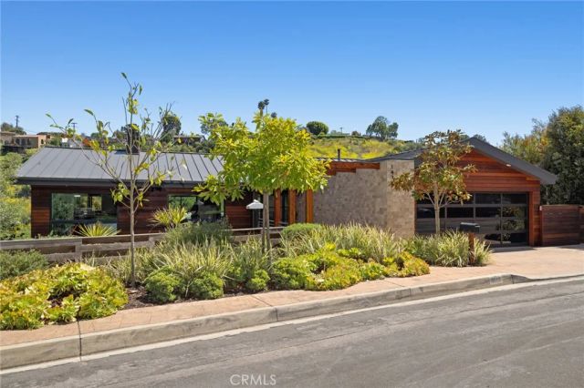 1435 Cerritos Drive, Laguna Beach, CA 92651