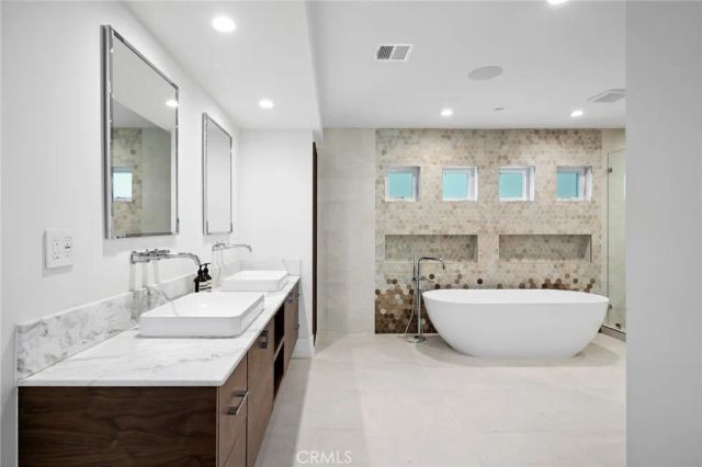 1435 Cerritos Drive, Laguna Beach, CA 92651