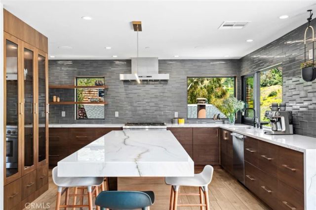 1435 Cerritos Drive, Laguna Beach, CA 92651