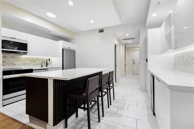5300 NW 87th Avenue 1212, Doral, FL 33178