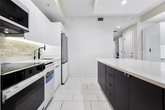 5300 NW 87th Avenue 1212, Doral, FL 33178
