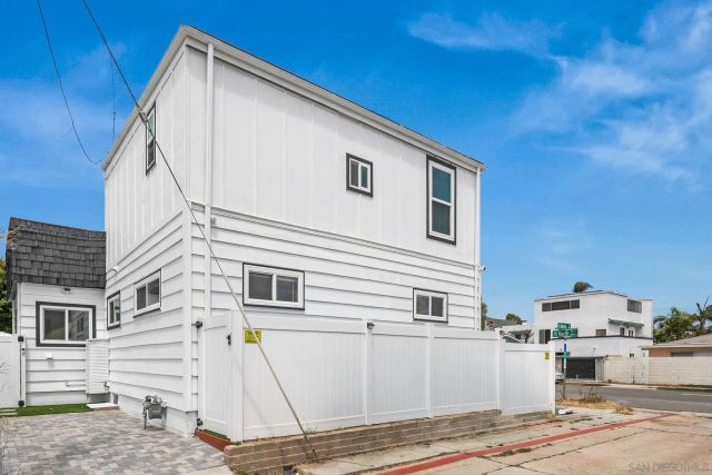 1414 4th St, Coronado, CA 92118