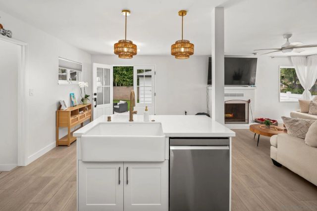 1414 4th St, Coronado, CA 92118