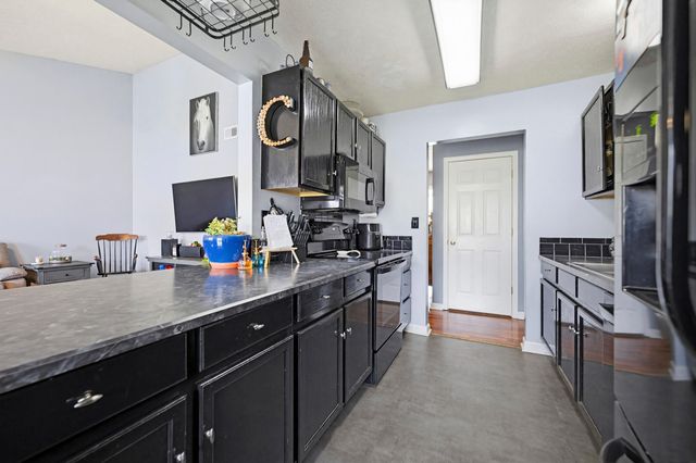 230 Chestnut Lane, Versailles, KY 40383