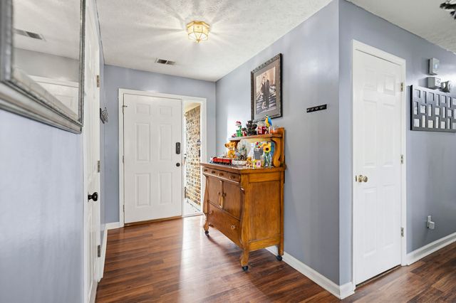 230 Chestnut Lane, Versailles, KY 40383