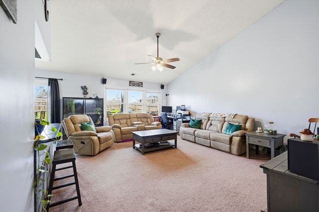 230 Chestnut Lane, Versailles, KY 40383