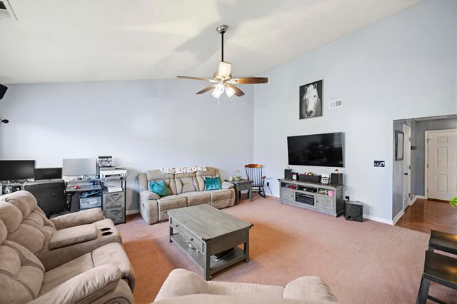 230 Chestnut Lane, Versailles, KY 40383