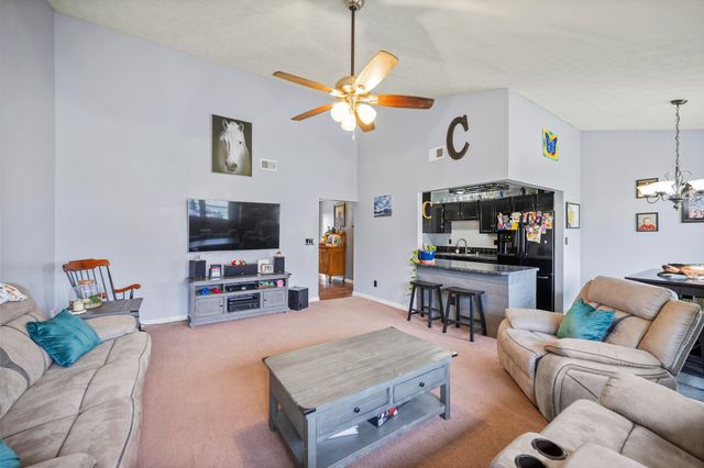 230 Chestnut Lane, Versailles, KY 40383