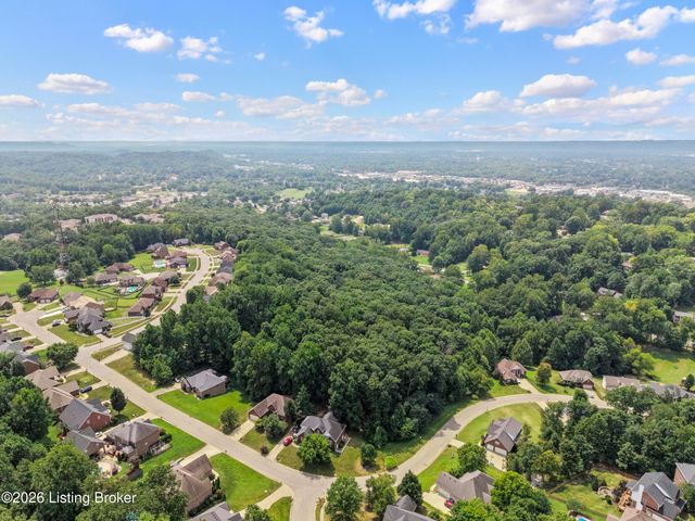 3222 Rolling Oak Blvd, Louisville, KY 40214