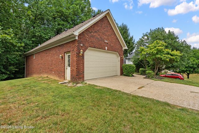 3222 Rolling Oak Blvd, Louisville, KY 40214