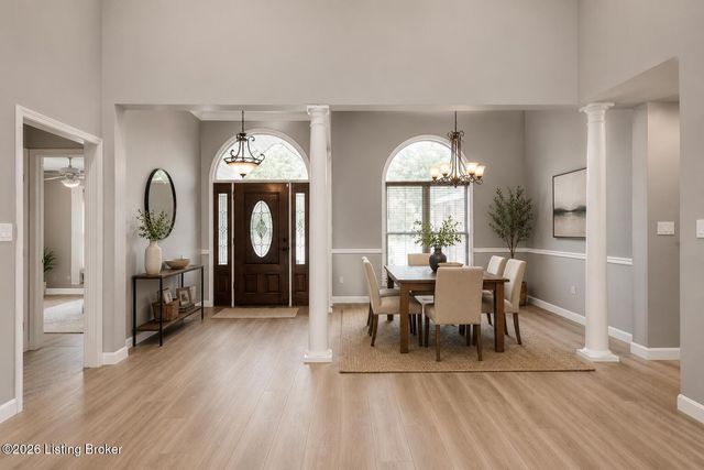 3222 Rolling Oak Blvd, Louisville, KY 40214