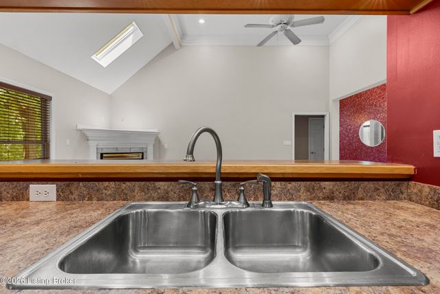 3222 Rolling Oak Blvd, Louisville, KY 40214