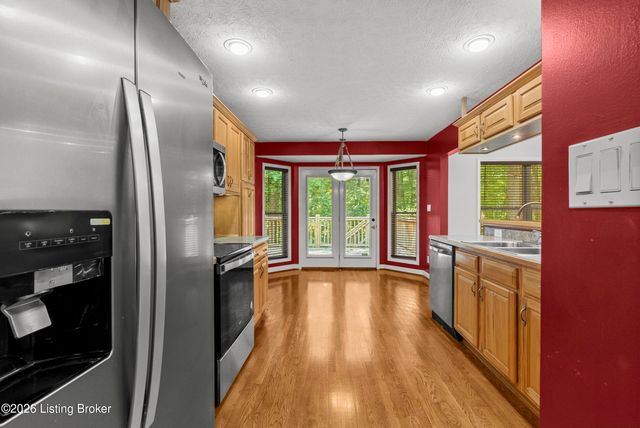 3222 Rolling Oak Blvd, Louisville, KY 40214