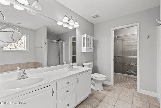 3222 Rolling Oak Blvd, Louisville, KY 40214